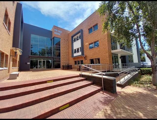 185M² OFFICE TO LET IN BRYANSTON